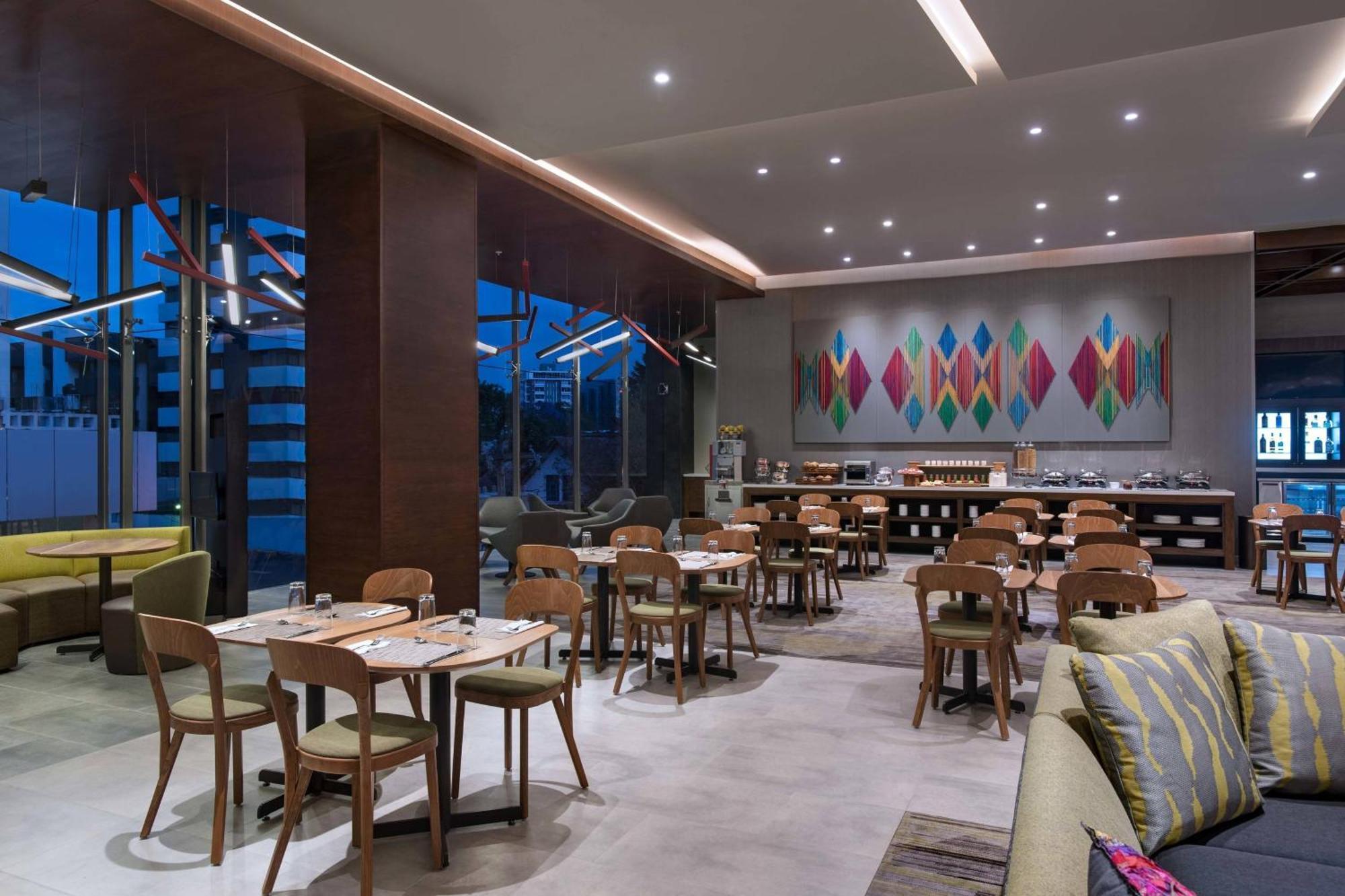 Courtyard By Marriott Guatemala City Exterior photo